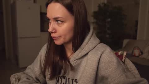 Snapshot of alexa_feels chatting on 10-05-25, 03:32 Little Duck homie online show from 10-05-25, 03:32