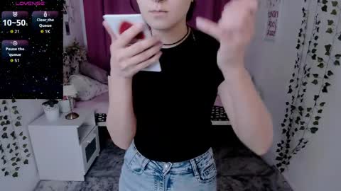 Snapshot of alexa_lexi chatting on 05-15-26, 10:55 alexa_lexi online show from 05-15-26, 10:55