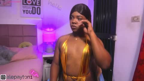 Snapshot of alexa_paytom1 chatting on 10-23-25, 04:12 Alexa online show from 10-23-25, 04:12