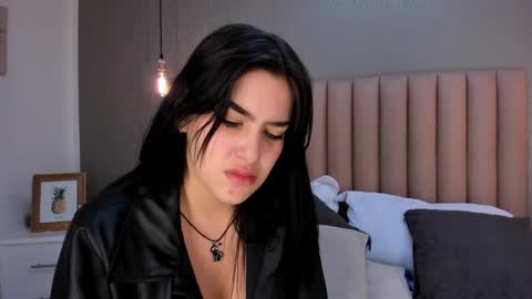 Alexa Thaylor online show from 01-11-25, 06:12