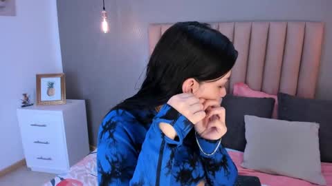 Alexa Thaylor online show from 03-11-25, 02:51