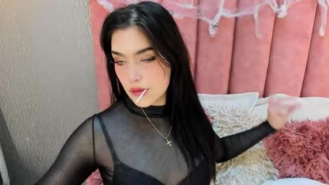 Alexa Thaylor online show from 10-13-25, 06:19