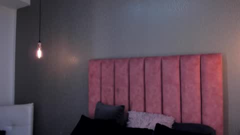 Alexa Thaylor online show from 11-20-25, 03:12