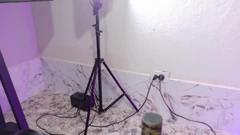 Snapshot of alexaa_blue chatting on 05-16-26, 09:50 ALEXAA online show from 05-16-26, 09:50