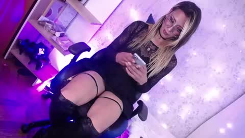 alexaavandercloude online show from 04-16-26, 09:39