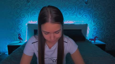 Snapshot of alexabarkley chatting on 12-05-24, 03:26 angel online show from 12-05-24, 03:26