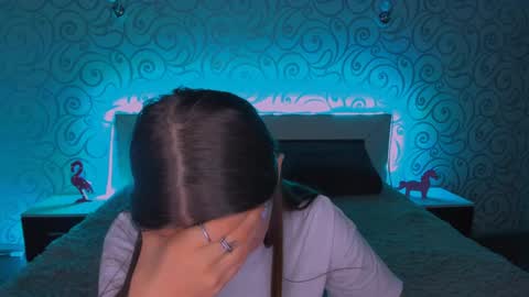 Snapshot of alexabarkley chatting on 12-15-24, 06:29 angel online show from 12-15-24, 06:29