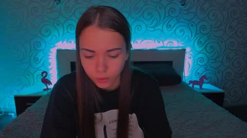 Snapshot of alexabarkley chatting on 12-20-24, 03:14 angel online show from 12-20-24, 03:14