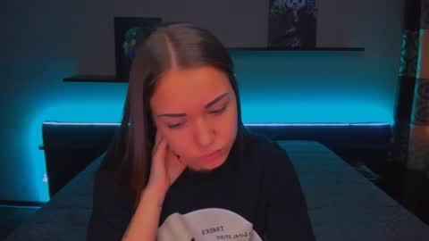 Snapshot of alexabarkley chatting on 12-27-24, 03:20 angel online show from 12-27-24, 03:20