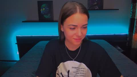 Snapshot of alexabarkley chatting on 12-30-24, 06:20 angel online show from 12-30-24, 06:20