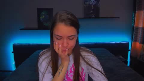 Snapshot of alexabarkley chatting on 02-24-25, 03:12 angel online show from 02-24-25, 03:12