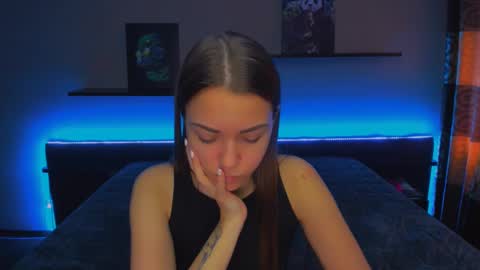 Snapshot of alexabarkley chatting on 02-26-25, 06:26 angel online show from 02-26-25, 06:26