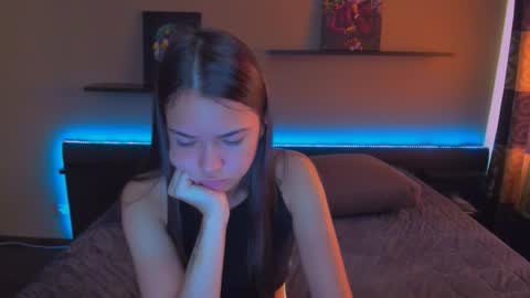 Snapshot of alexabarkley chatting on 09-19-25, 12:34 angel online show from 09-19-25, 12:34