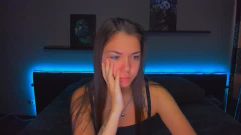 Snapshot of alexabarkley chatting on 10-06-25, 12:30 angel online show from 10-06-25, 12:30