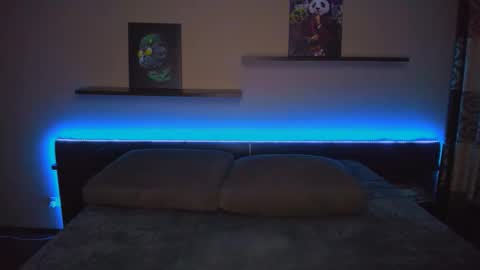 Snapshot of alexabarkley chatting on 11-06-25, 12:44 angel online show from 11-06-25, 12:44