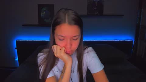 Snapshot of alexabarkley chatting on 11-07-25, 12:32 angel online show from 11-07-25, 12:32