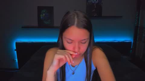 Snapshot of alexabarkley chatting on 11-13-25, 12:42 angel online show from 11-13-25, 12:42