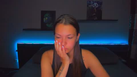Snapshot of alexabarkley chatting on 06-16-26, 12:46 angel online show from 06-16-26, 12:46