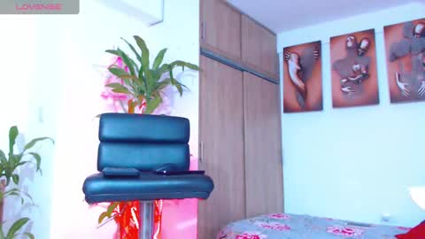 Snapshot of alexafoxxy01 chatting on 01-10-25, 10:36 alexafoxxy01 online show from 01-10-25, 10:36