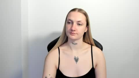 Snapshot of alexafragile chatting on 07-06-26, 11:51 Alexa online show from 07-06-26, 11:51