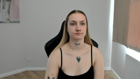 Snapshot of alexafragile chatting on 07-15-26, 11:48 Alexa online show from 07-15-26, 11:48