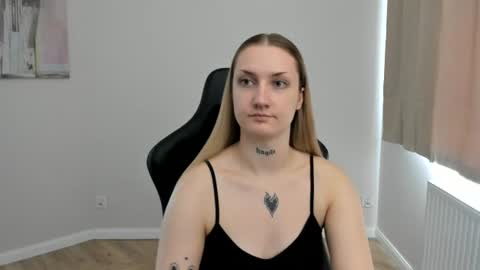 Snapshot of alexafragile chatting on 07-16-26, 12:11 Alexa online show from 07-16-26, 12:11