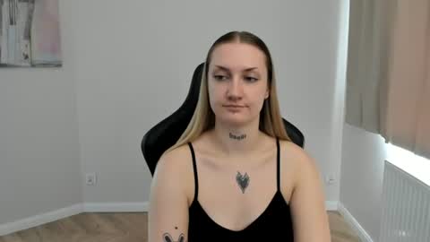 Snapshot of alexafragile chatting on 07-17-26, 12:56 Alexa online show from 07-17-26, 12:56