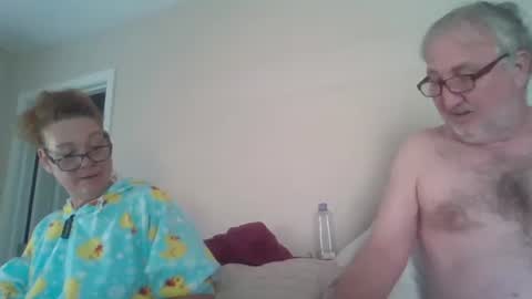 Snapshot of alexalabama chatting on 12-31-24, 04:04 Alex online show from 12-31-24, 04:04