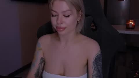 Alexa Mason online show from 11-19-25, 02:11