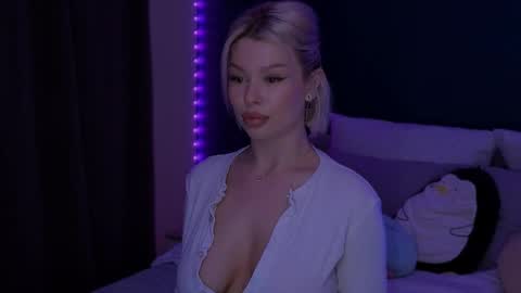 Snapshot of alexamason chatting on 05-06-26, 11:21 Alexa Mason online show from 05-06-26, 11:21