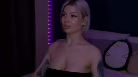 Snapshot of alexamason chatting on 05-15-26, 11:23 Alexa Mason online show from 05-15-26, 11:23