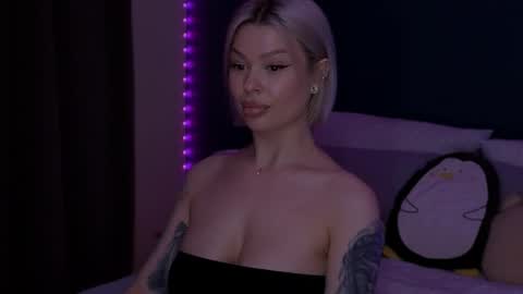 Snapshot of alexamason chatting on 05-15-26, 11:45 Alexa Mason online show from 05-15-26, 11:45