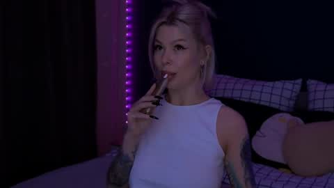 Snapshot of alexamason chatting on 06-10-26, 02:56 Alexa Mason online show from 06-10-26, 02:56