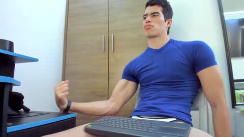 Snapshot of alexander__lips chatting on 01-07-25, 07:17 alexander__lips online show from 01-07-25, 07:17