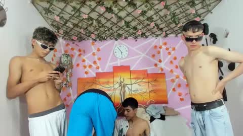 chicos hot online show from 03-10-25, 10:55