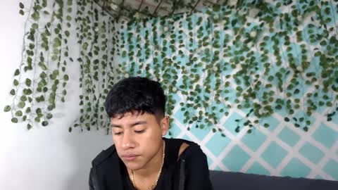 chicos hot online show from 09-14-25, 01:43