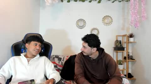 chicos hot online show from 10-10-25, 01:32