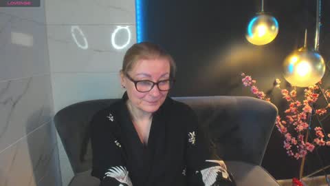 Alexandra online show from 12-19-24, 02:57