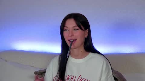 AlexandraBloom online show from 03-04-25, 05:21