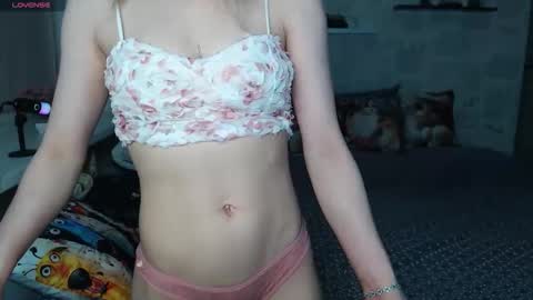 Snapshot of alexandraermes chatting on 05-30-26, 09:34 AlexandraErmes online show from 05-30-26, 09:34