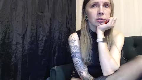 Snapshot of alexandrazaryanova chatting on 09-10-25, 07:47 Alexandra online show from 09-10-25, 07:47