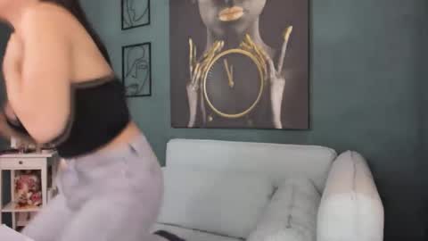 AlexaNikole online show from 04-06-26, 07:31