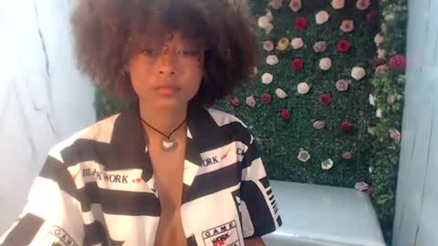 Snapshot of alexawet_ chatting on 06-21-26, 03:25 Alexa online show from 06-21-26, 03:25