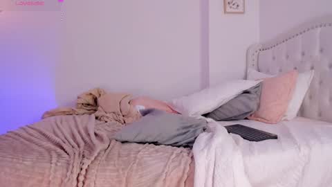 lexandra  online show from 02-14-25, 07:49