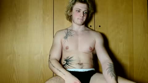 Snapshot of alexbarczukxxx chatting on 02-18-26, 10:17 Alex Barczuk online show from 02-18-26, 10:17