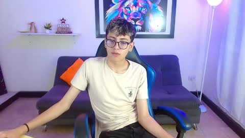 Snapshot of alexcum_18 chatting on 04-22-26, 01:56 alex online show from 04-22-26, 01:56
