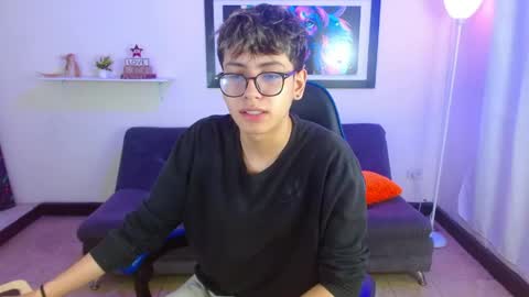 Snapshot of alexcum_18 chatting on 04-28-26, 02:00 alex online show from 04-28-26, 02:00