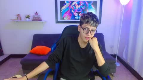 Snapshot of alexcum_18 chatting on 04-29-26, 02:10 alex online show from 04-29-26, 02:10