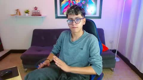 Snapshot of alexcum_18 chatting on 05-09-26, 02:00 alex online show from 05-09-26, 02:00
