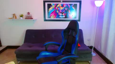 Snapshot of alexcum_18 chatting on 05-11-26, 02:45 alex online show from 05-11-26, 02:45